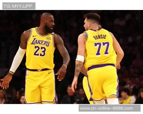 2012年NBA季后赛掘金对湖人第二场精彩录像回放分析与解读