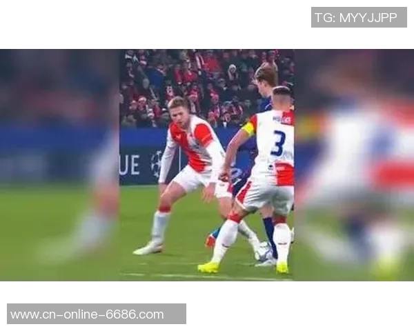 贝尔格拉诺与圣洛伦索的精彩对决揭示足球战术与激情的碰撞